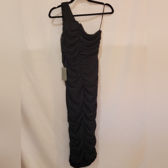 Love X Design NWT Black One-Shoulder Ruched Bodycon Dress - Size M - Picture 4 of 9